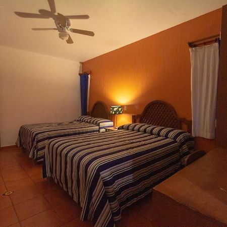 Hotel Degollado ภายนอก รูปภาพ