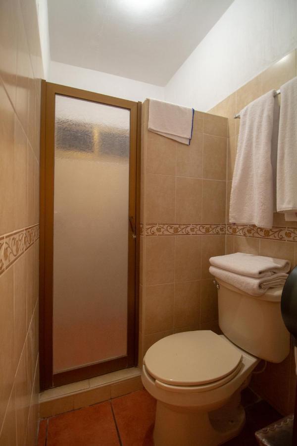Hotel Degollado ภายนอก รูปภาพ