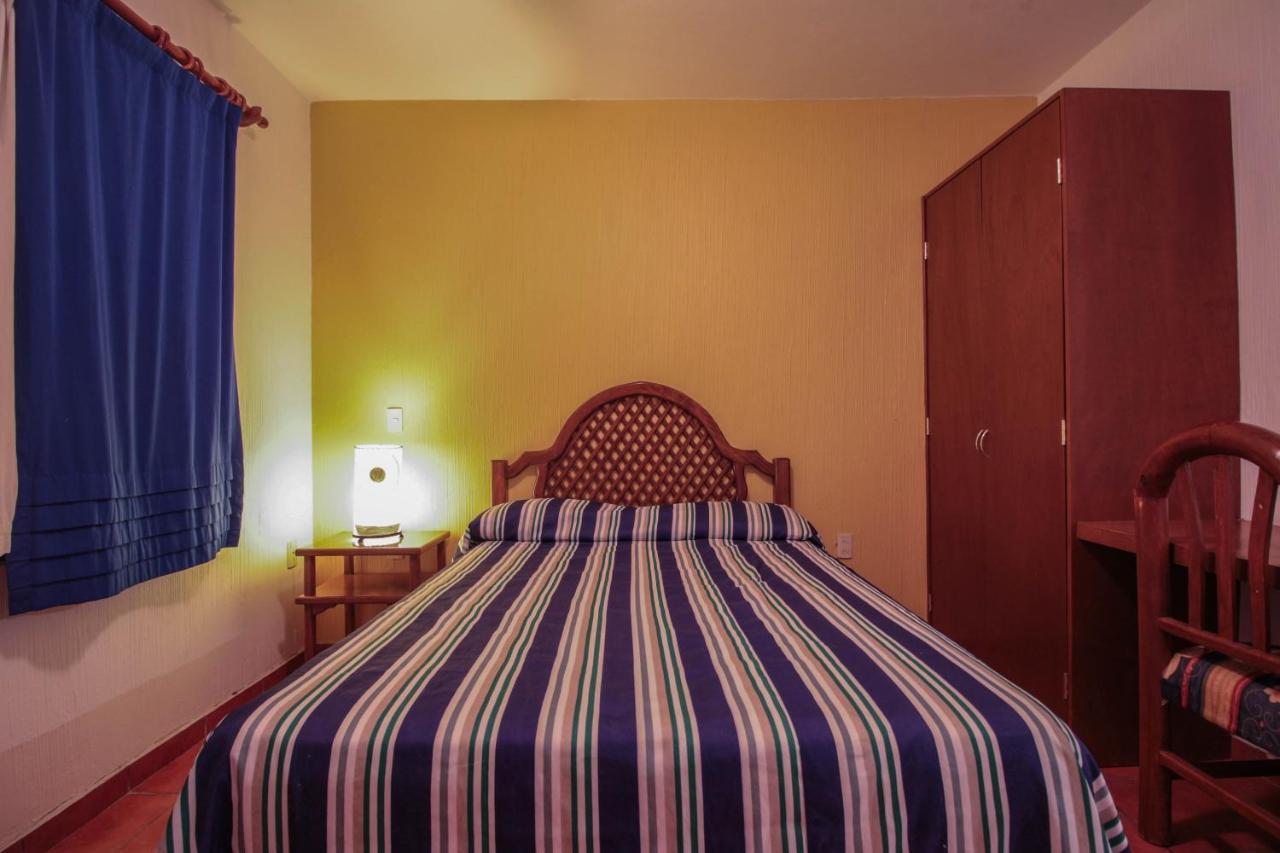 Hotel Degollado ภายนอก รูปภาพ