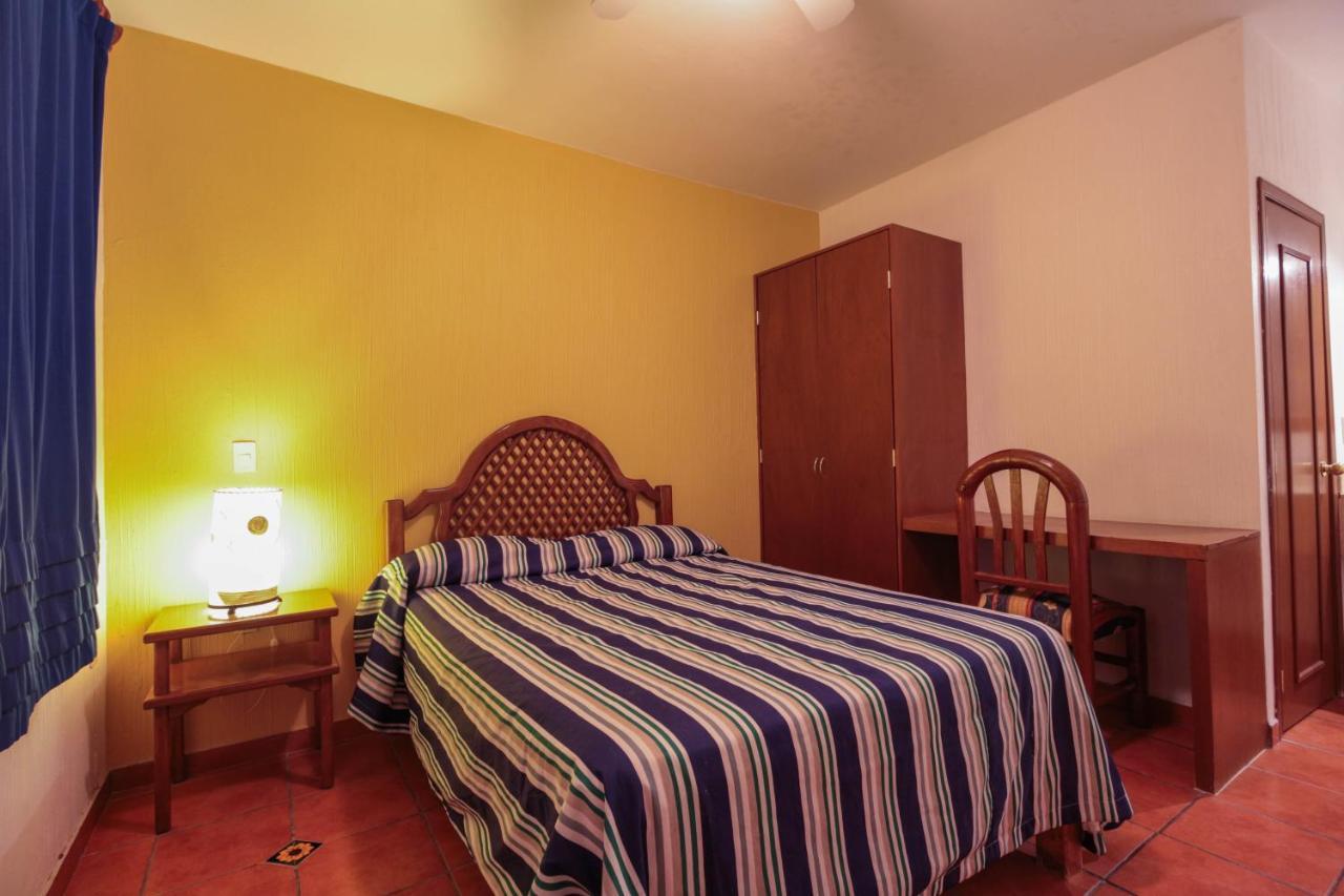 Hotel Degollado ภายนอก รูปภาพ
